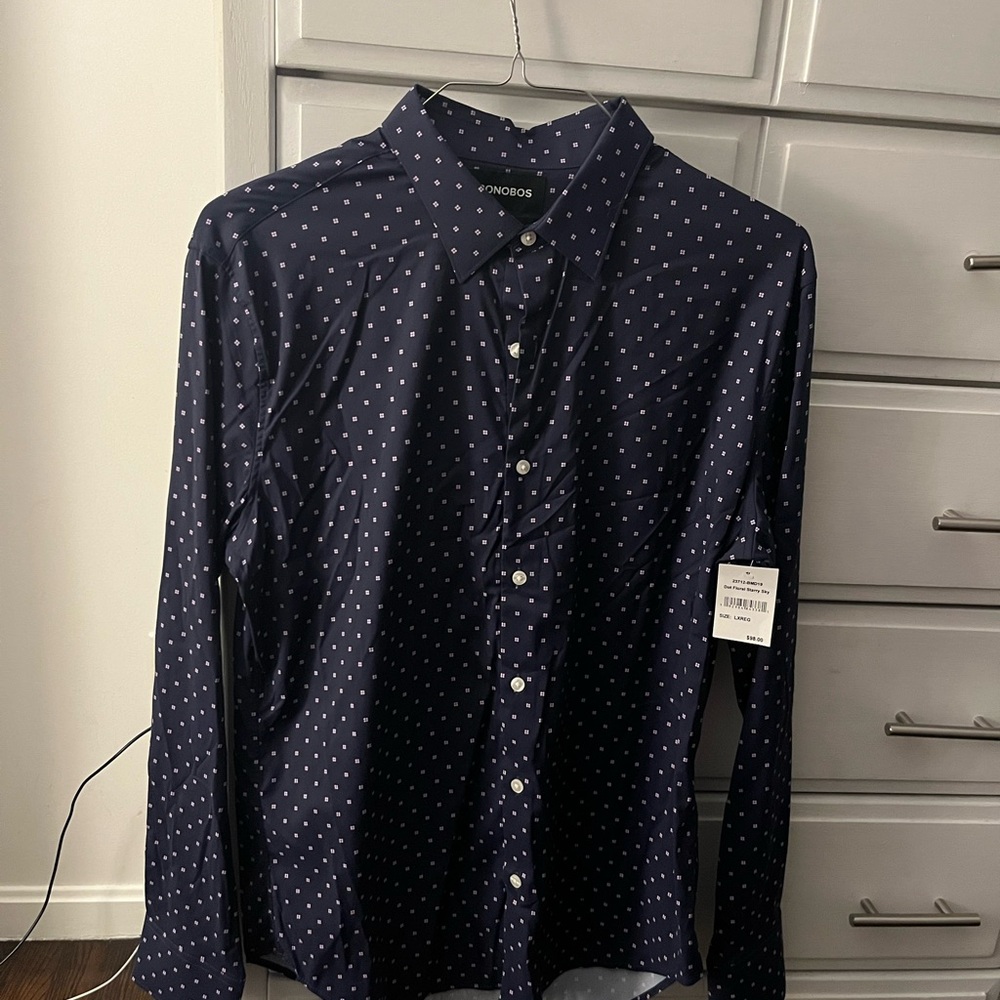 Never worn! Tags on, navy blue with small lilac prints -Dot floral starry sky